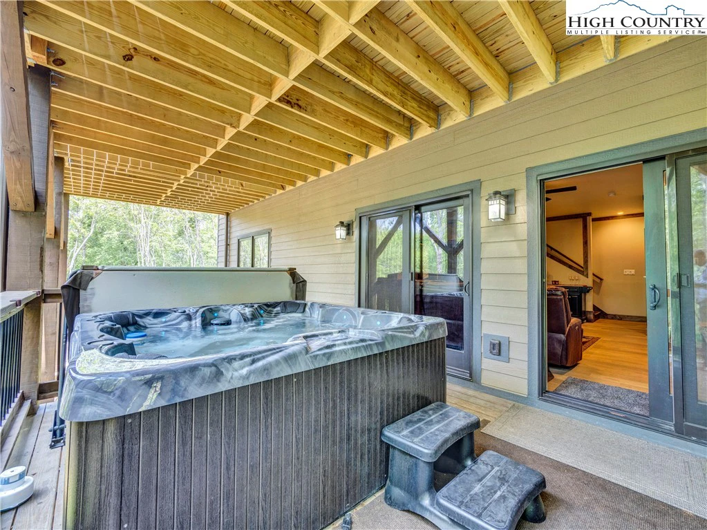 Image number 10 for the current listing
