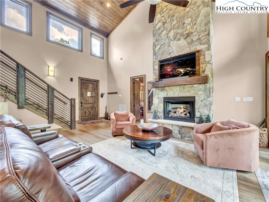 Image number 6 for the current listing