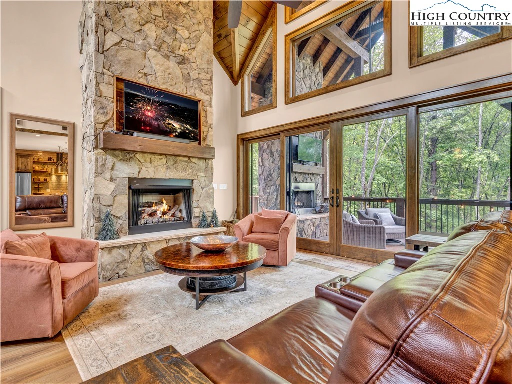 Image number 5 for the current listing