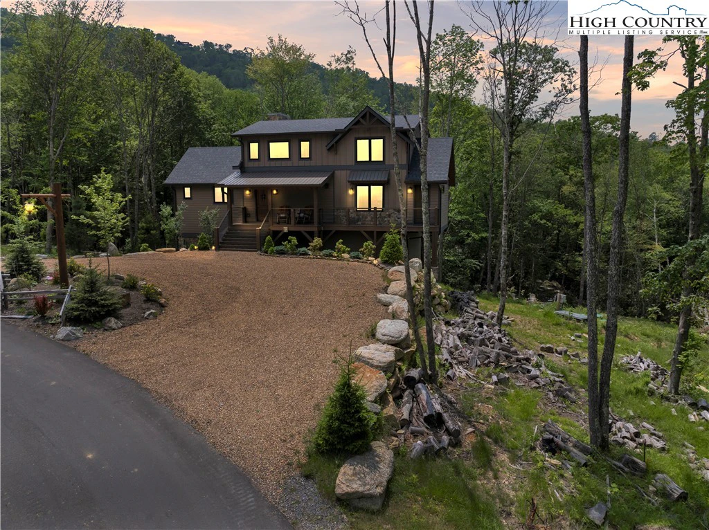 Image number 1 for the current listing