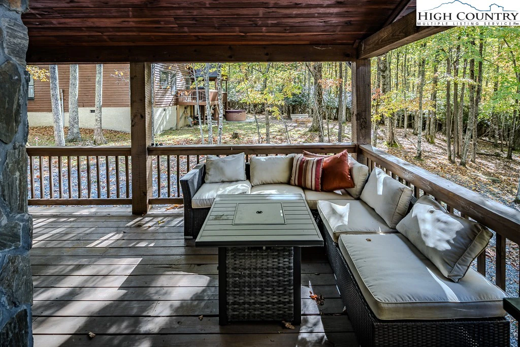 Image number 9 for the current listing