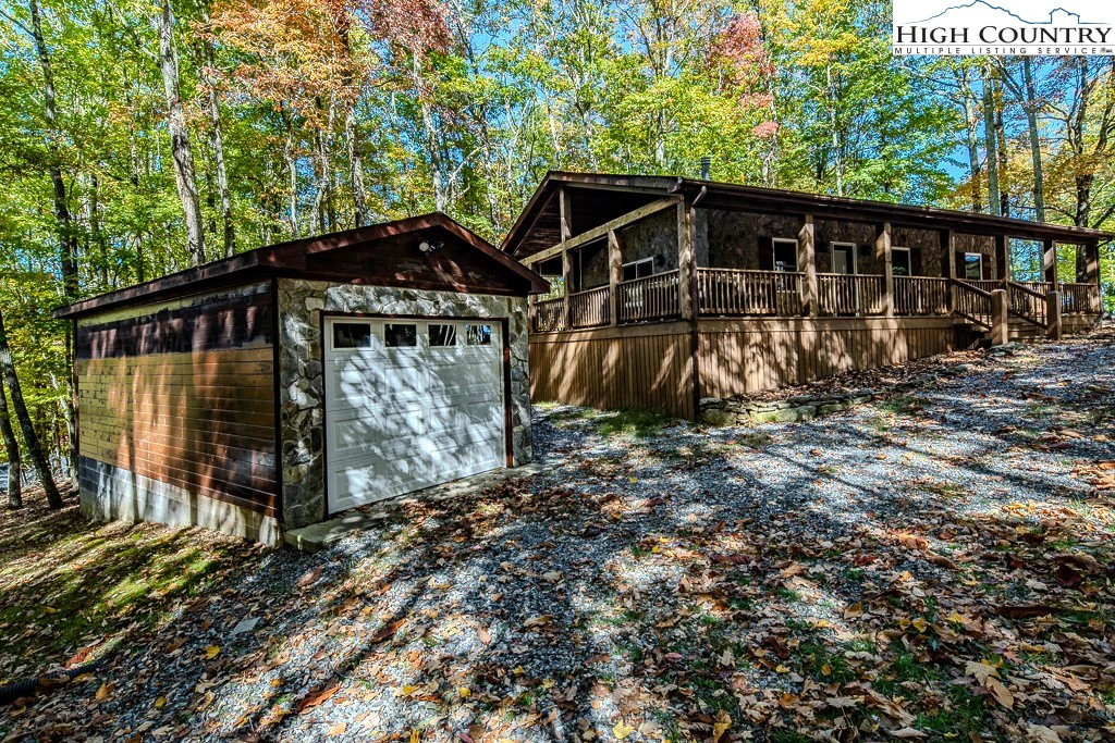 Image number 13 for the current listing