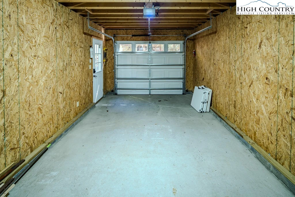 Image number 15 for the current listing