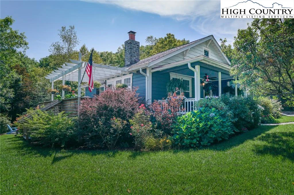 Image number 1 for the current listing