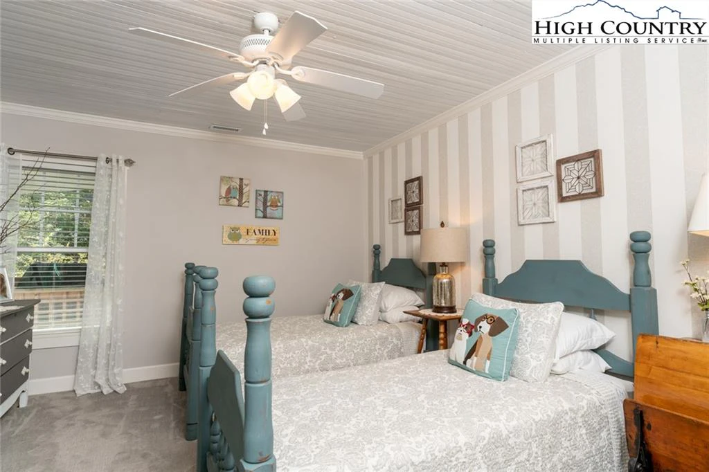 Image number 10 for the current listing