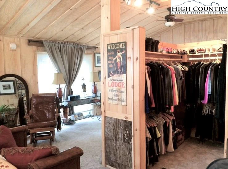 Image number 2 for the current listing