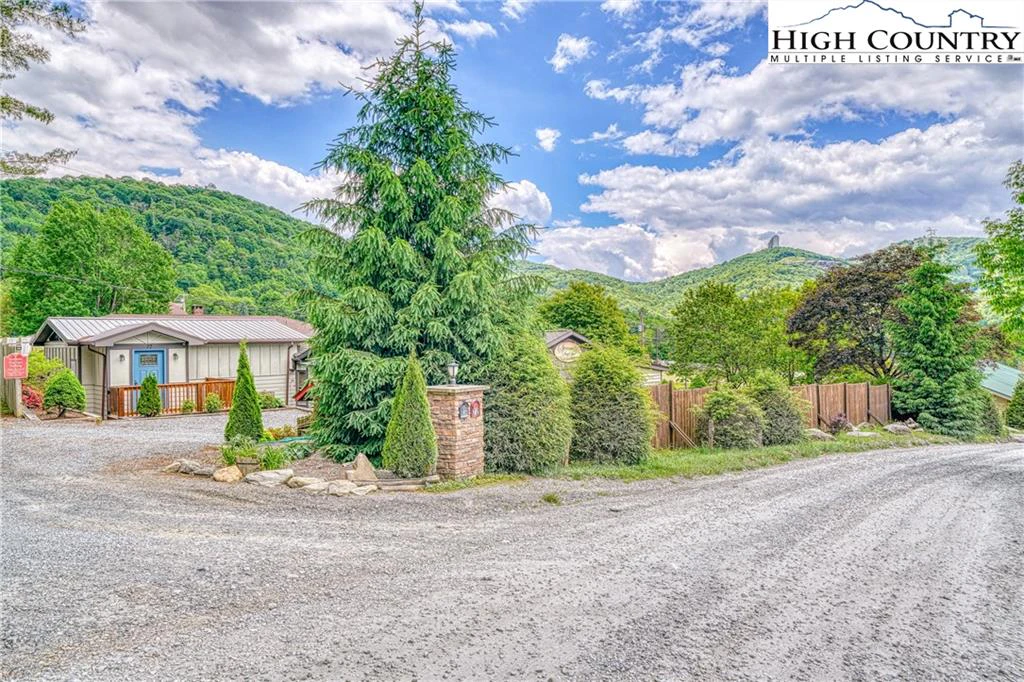 Image number 20 for the current listing