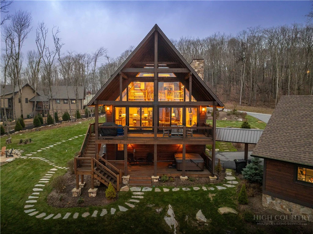 Image number 18 for the current listing