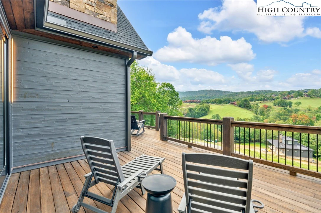 Image number 4 for the current listing