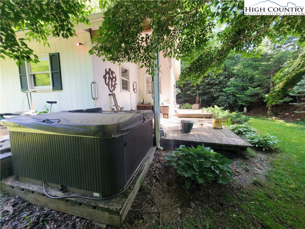 Image number 15 for the current listing