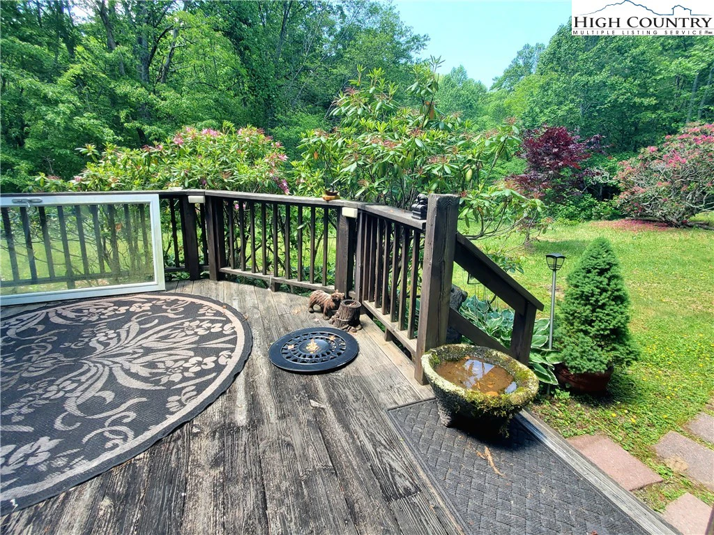 Image number 2 for the current listing