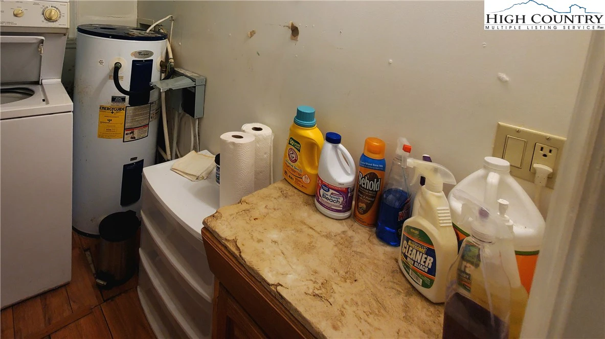 Image number 1 for the current listing