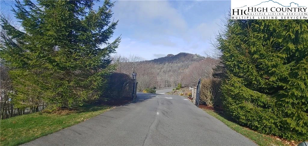 Image number 17 for the current listing