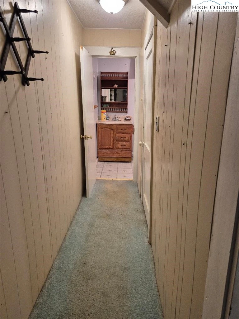 Image number 11 for the current listing