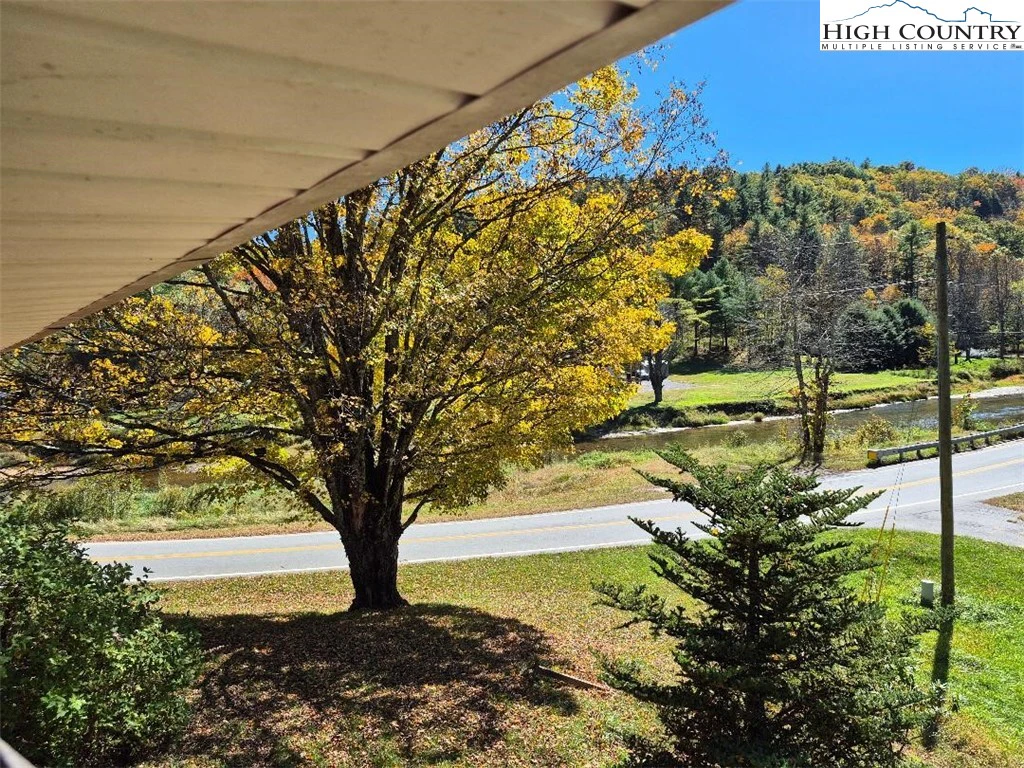 Image number 15 for the current listing