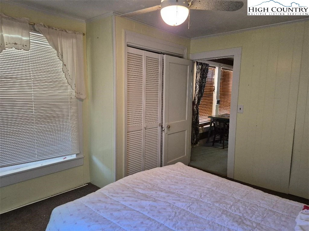 Image number 8 for the current listing