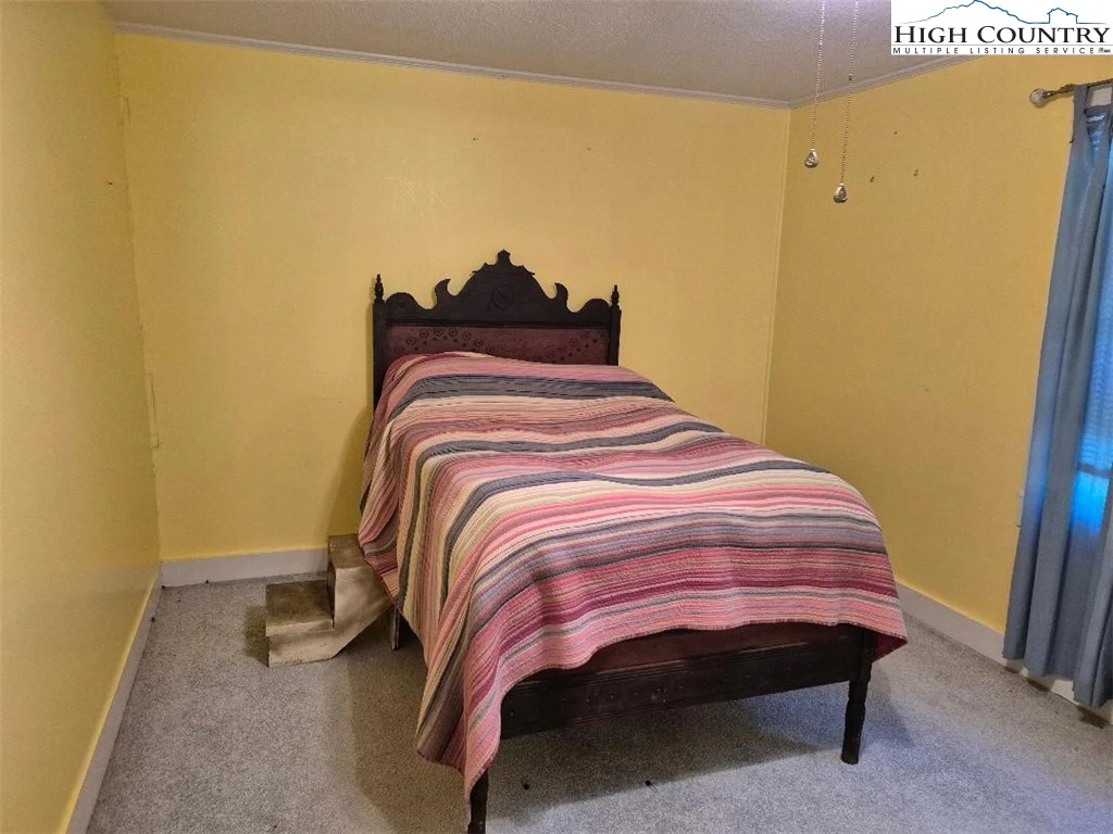 Image number 5 for the current listing