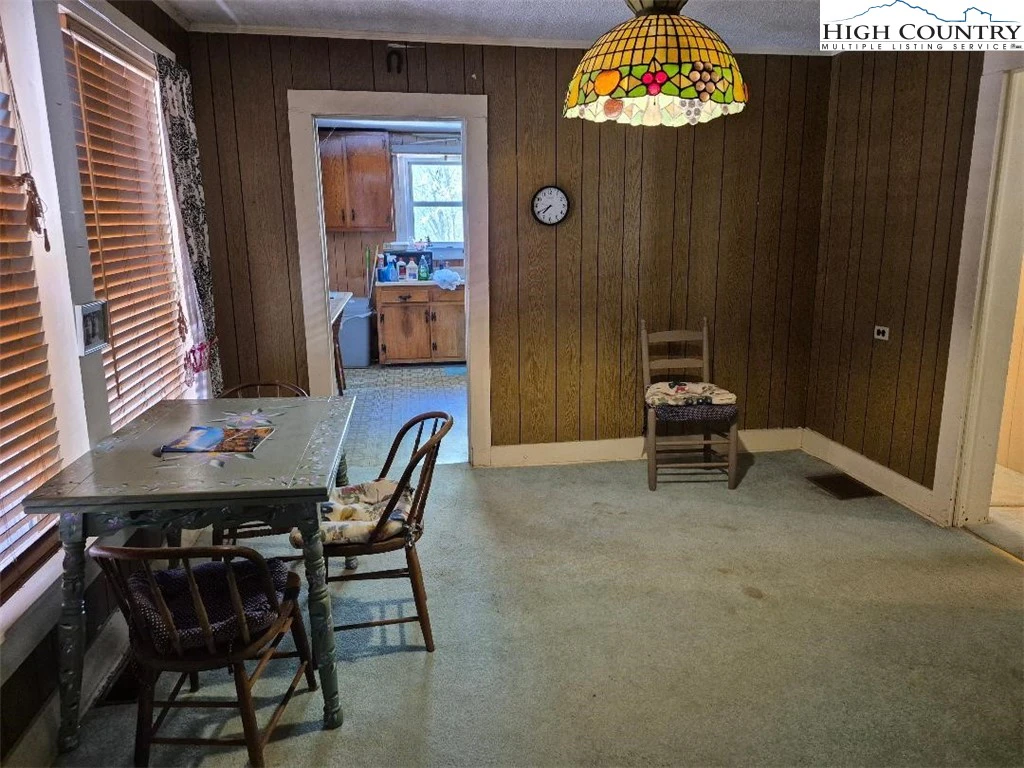 Image number 18 for the current listing