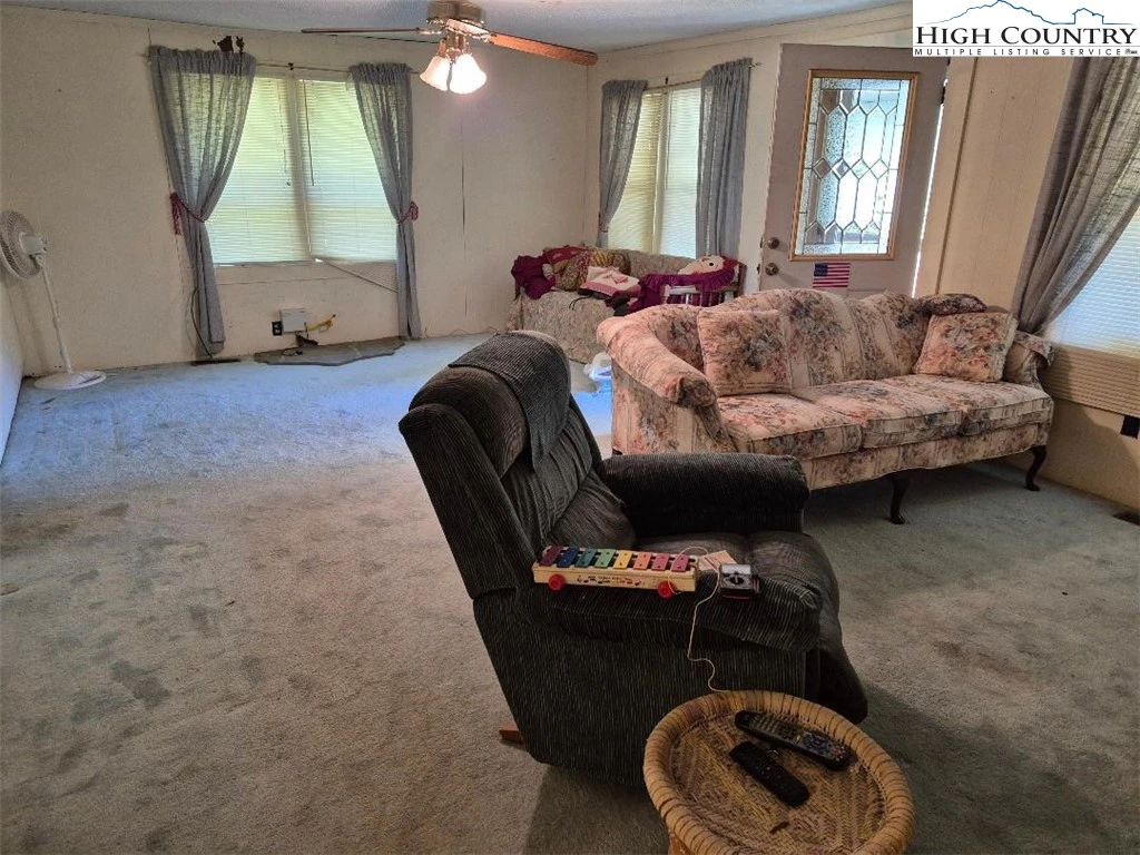 Image number 10 for the current listing