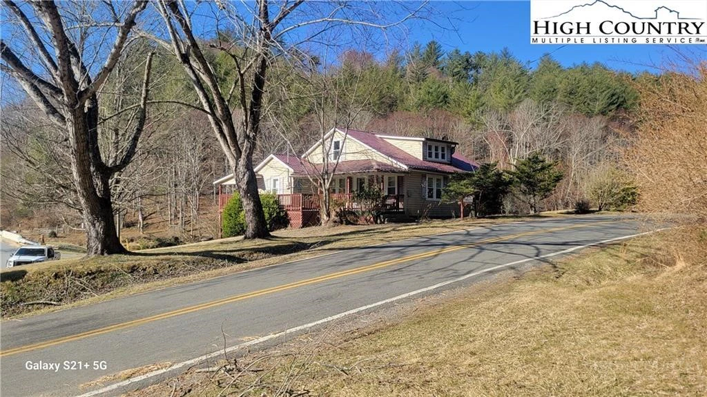 Image number 4 for the current listing