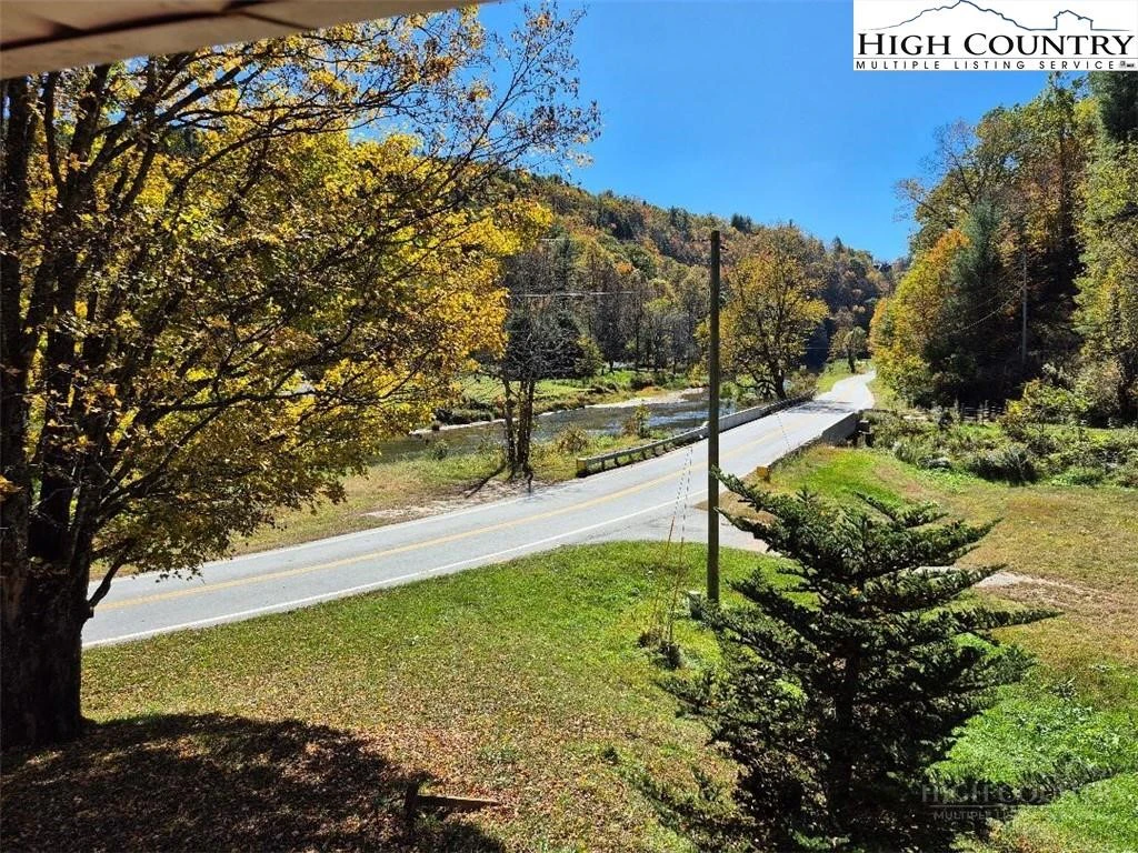 Image number 5 for the current listing