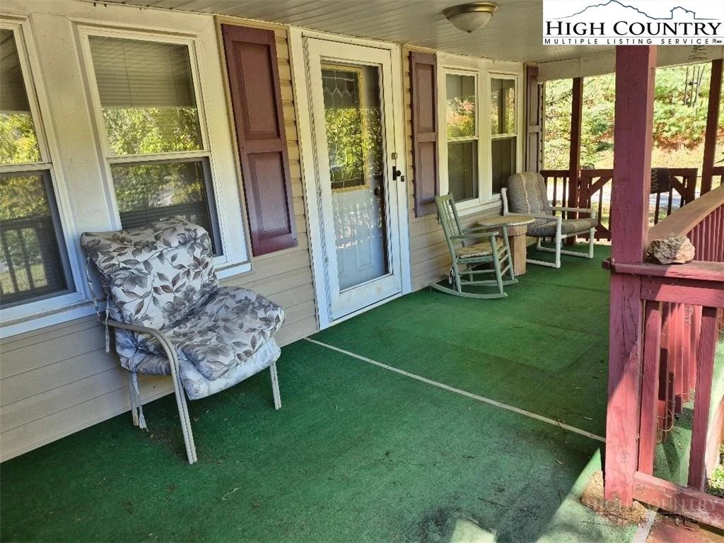 Image number 9 for the current listing