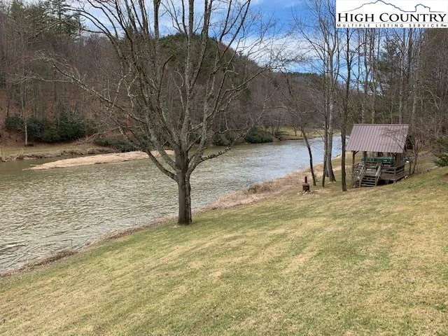 Image number 4 for the current listing