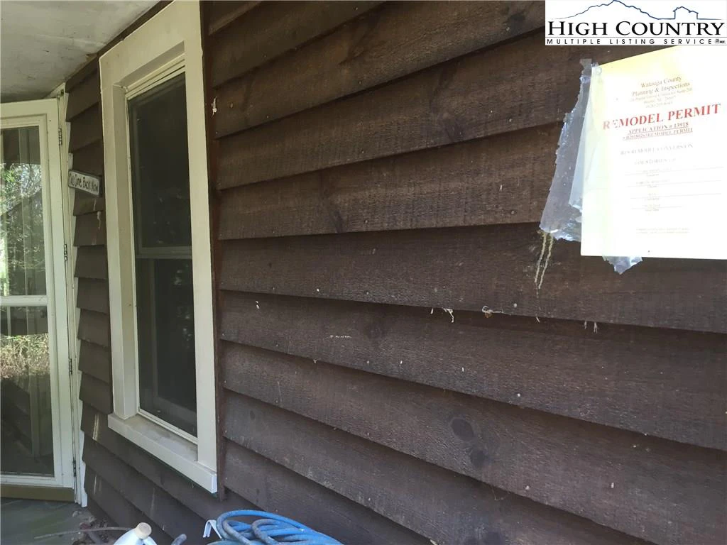 Image number 3 for the current listing