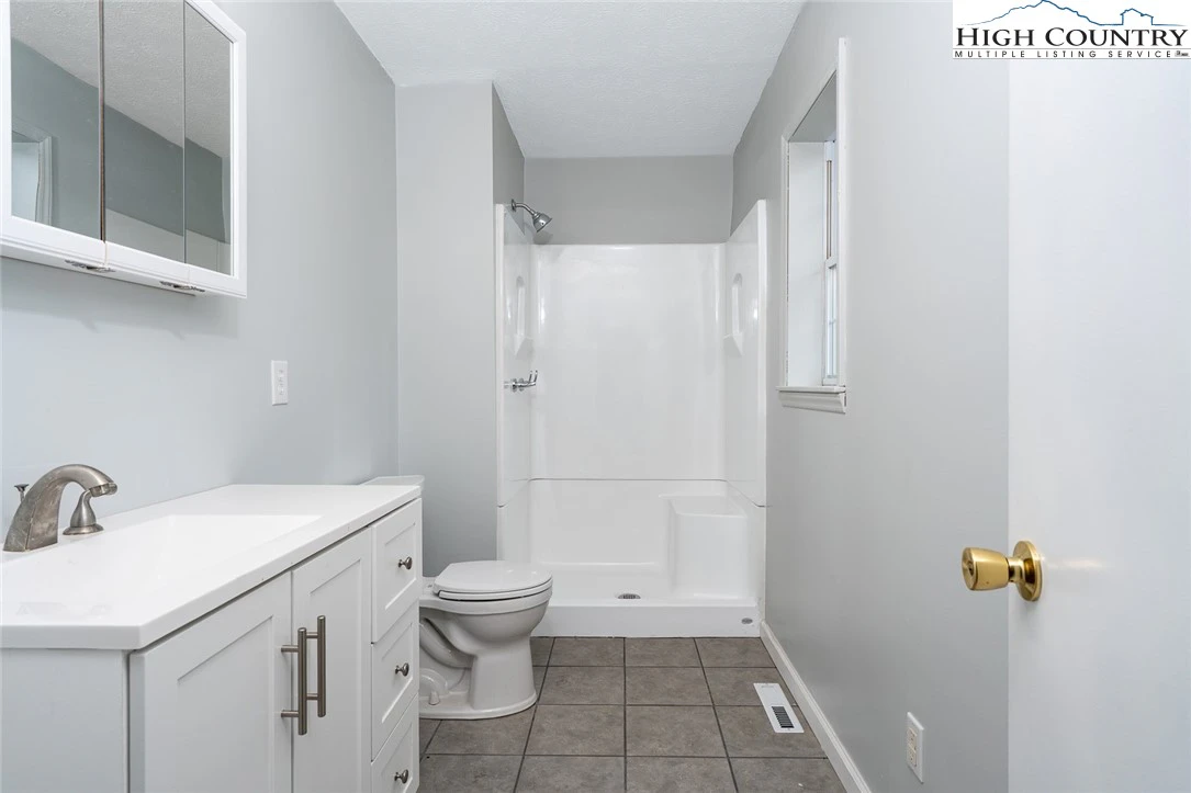 Image number 6 for the current listing