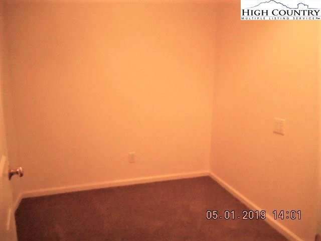 Image number 15 for the current listing