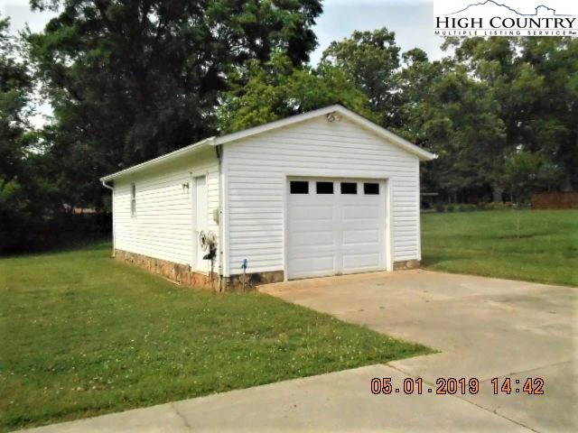 Image number 4 for the current listing