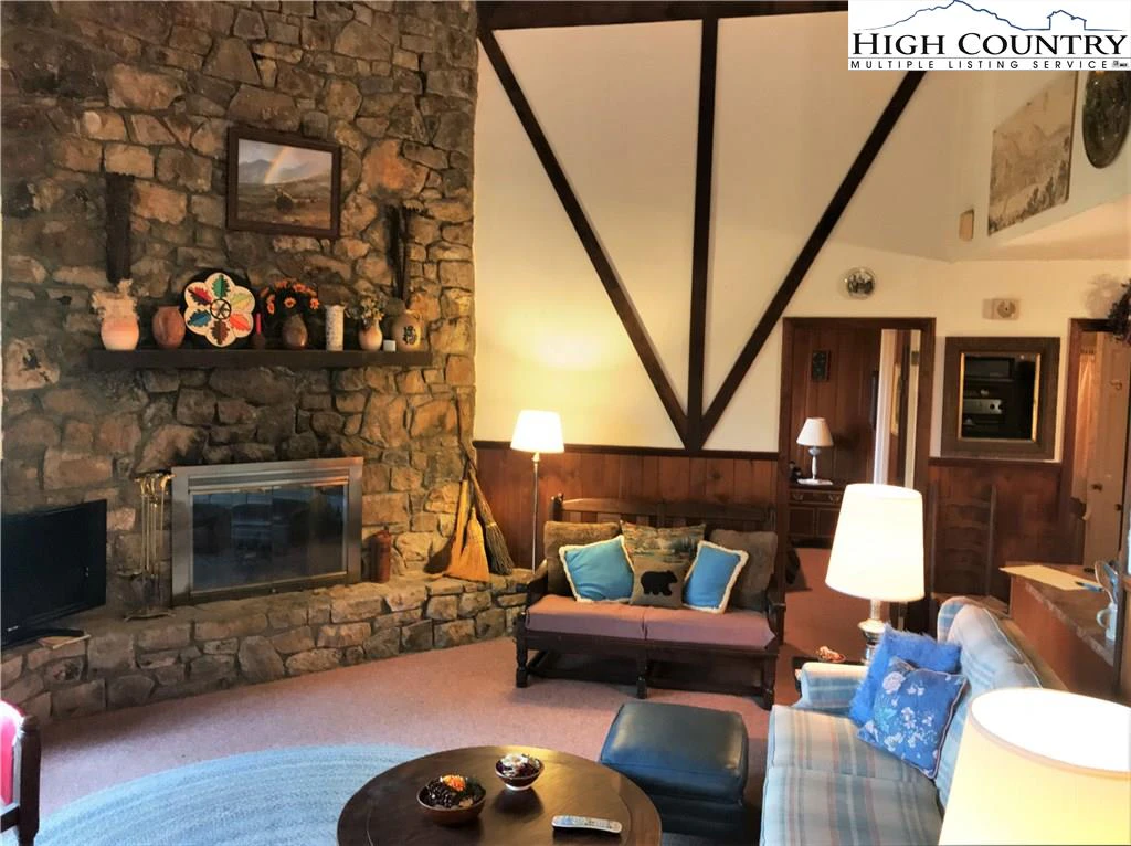 Image number 6 for the current listing