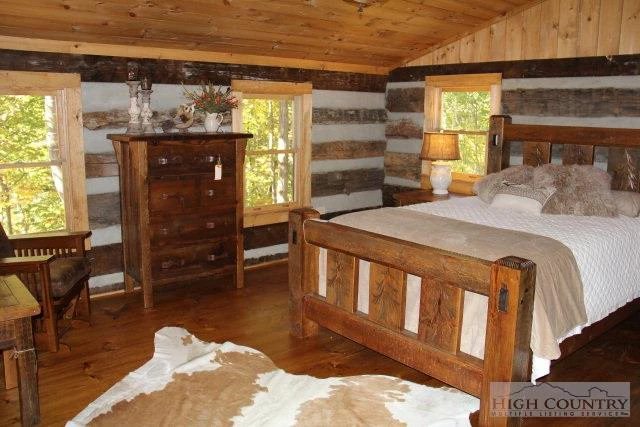Image number 5 for the current listing
