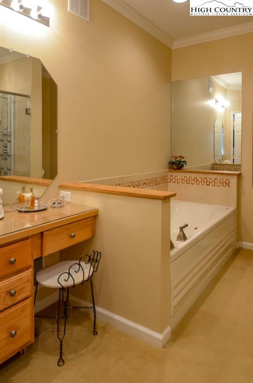 Image number 3 for the current listing