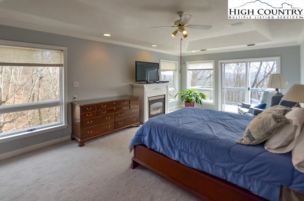 Image number 5 for the current listing