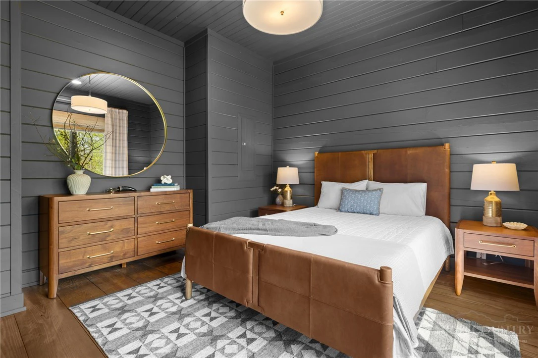Image number 3 for the current listing