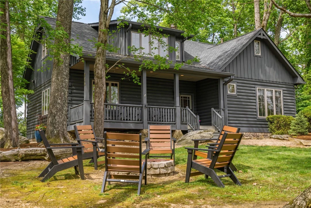 Image number 1 for the current listing