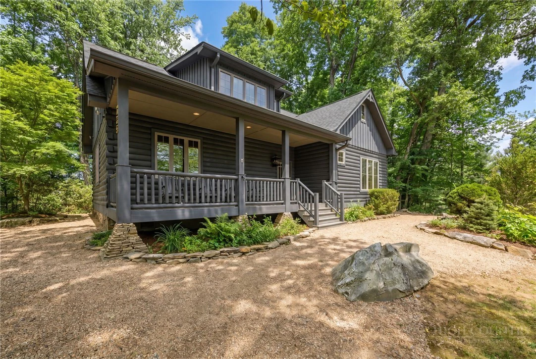 Image number 19 for the current listing