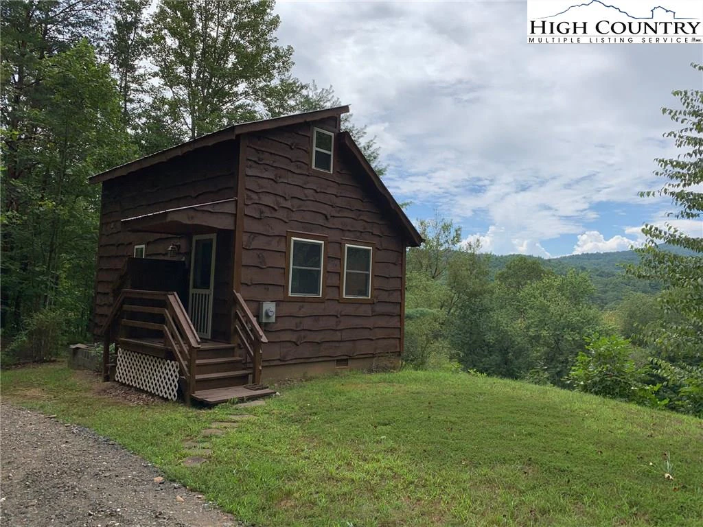 Image number 1 for the current listing