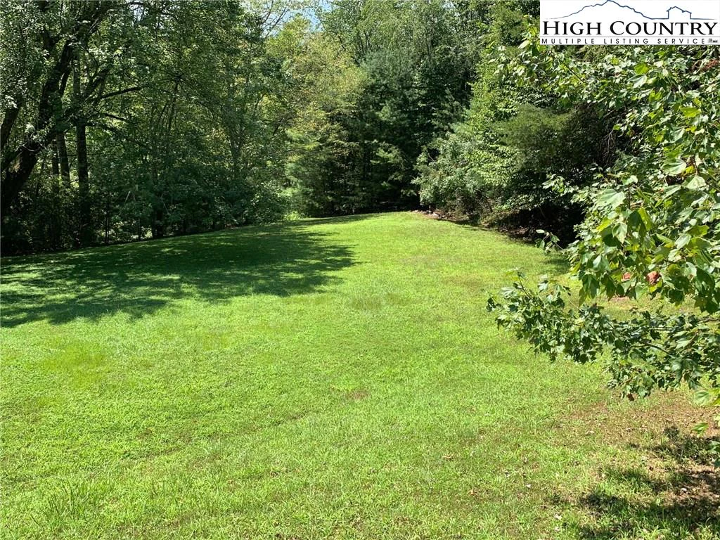 Image number 14 for the current listing