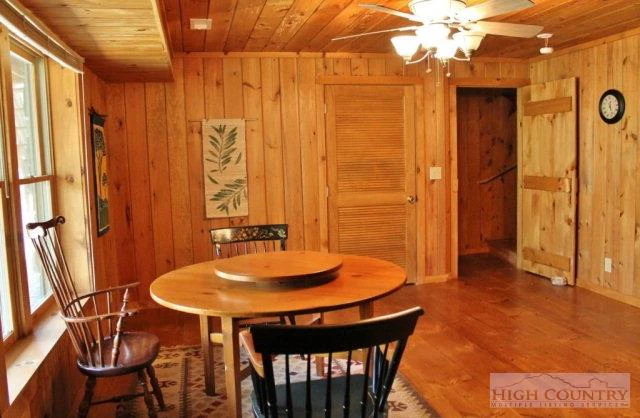 Image number 15 for the current listing