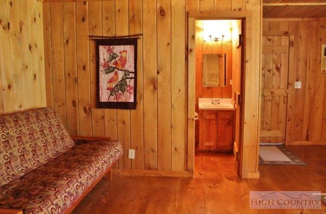 Image number 14 for the current listing