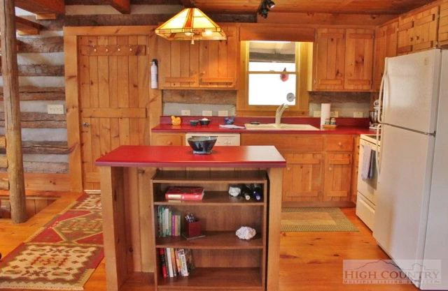 Image number 4 for the current listing