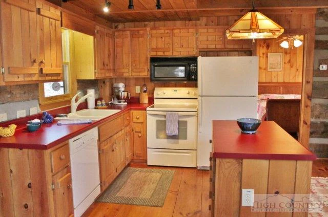 Image number 3 for the current listing