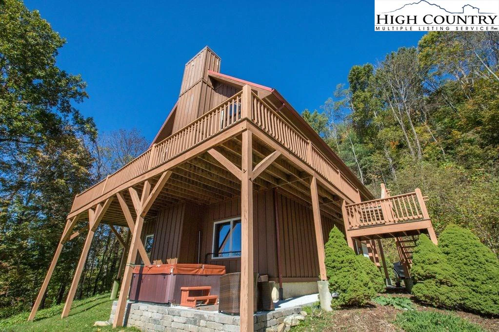 Image number 1 for the current listing