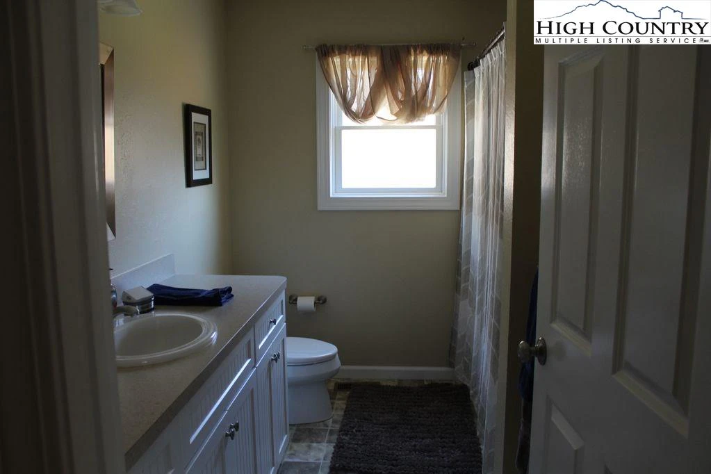 Image number 10 for the current listing
