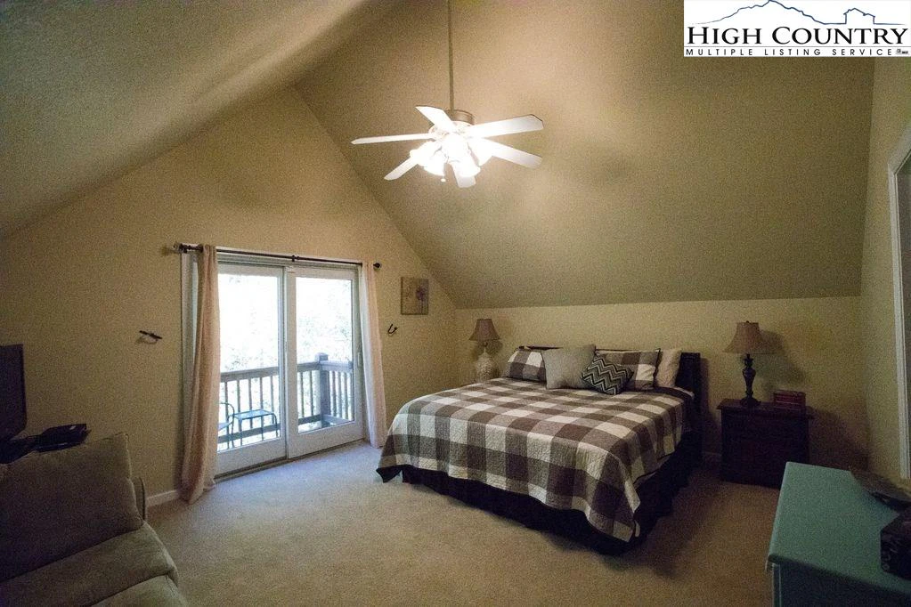 Image number 9 for the current listing