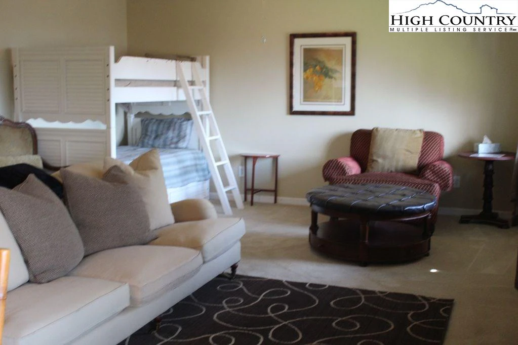 Image number 6 for the current listing