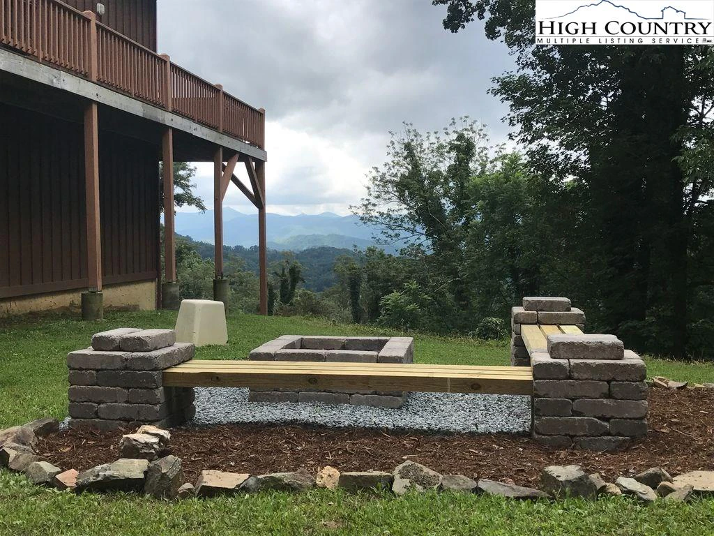 Image number 3 for the current listing