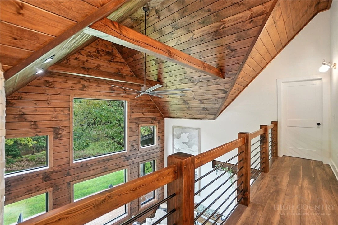 Image number 5 for the current listing